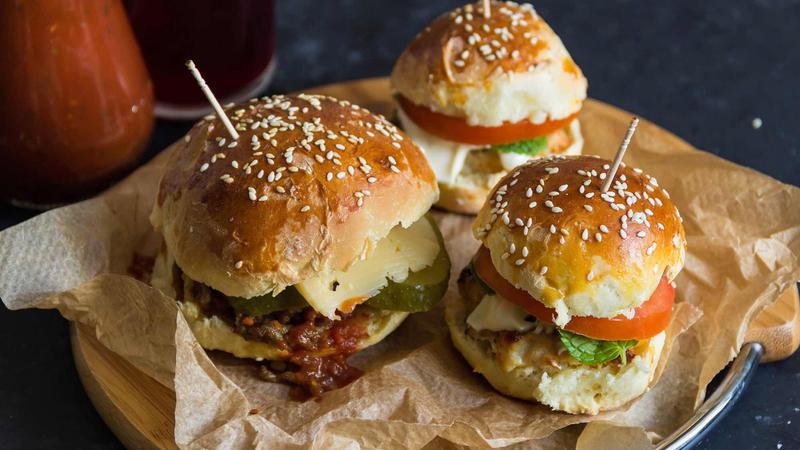 Jak długo smażyć mięso wołowe na idealne hamburgery?