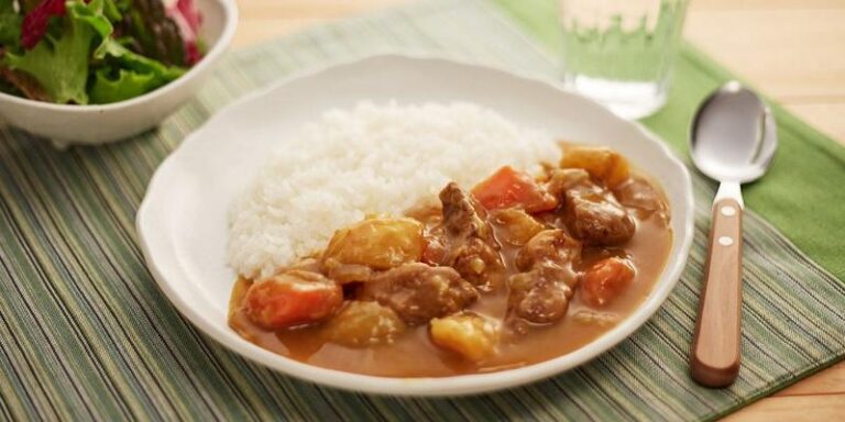 Magiczne smaki curry – odkryj, co kryje w sobie to danie