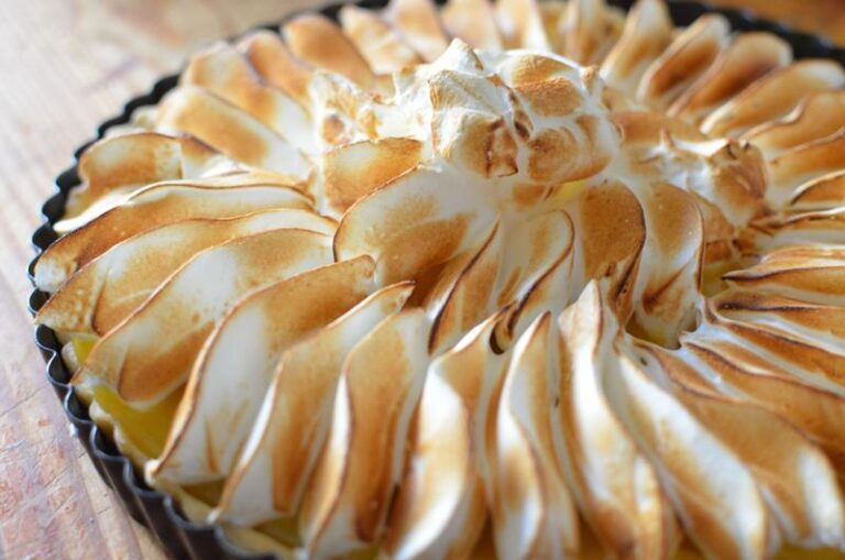 Sekrety idealnych bezy: jak długo piec je w piekarniku?