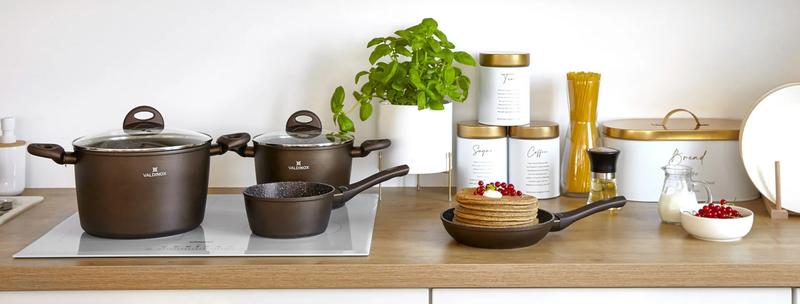 Najlepsze garnki do płyty indukcyjnej – na co zwrócić uwagę przy zakupie?