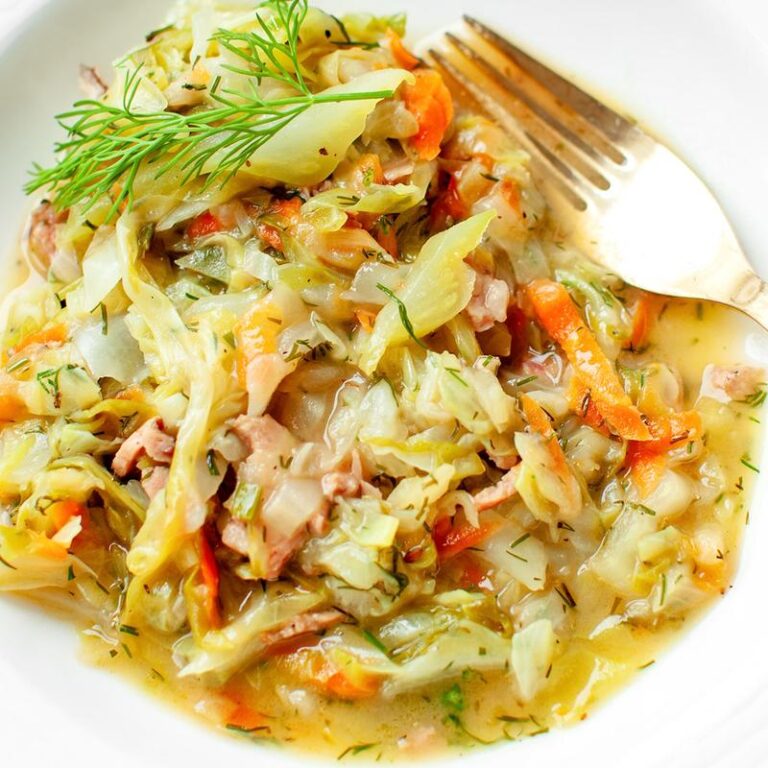 Odkryj sekrety: jak się gotuje pyszny bigos z młodej kapusty