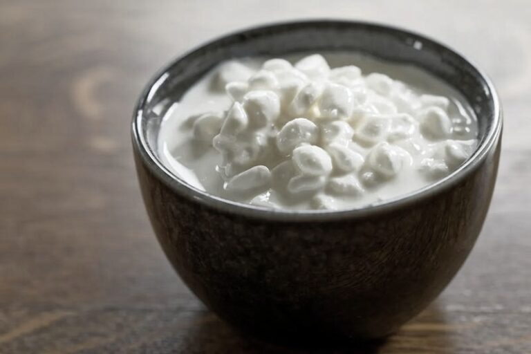 Alternatywy dla serka homogenizowanego: czym go zastąpić w kuchni?