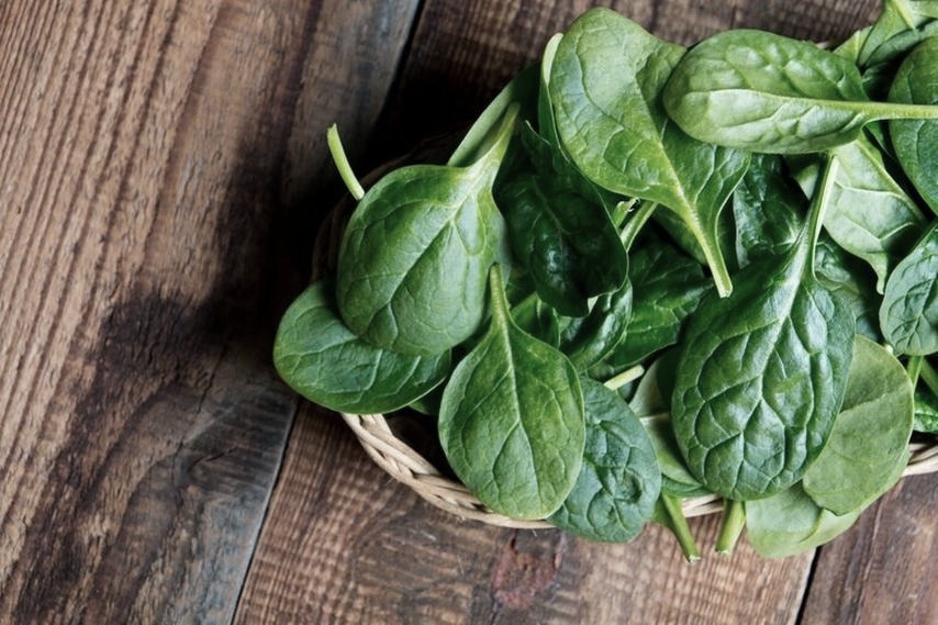 Jak długo smażyć szpinak, aby zachować jego smak i wartości odżywcze?